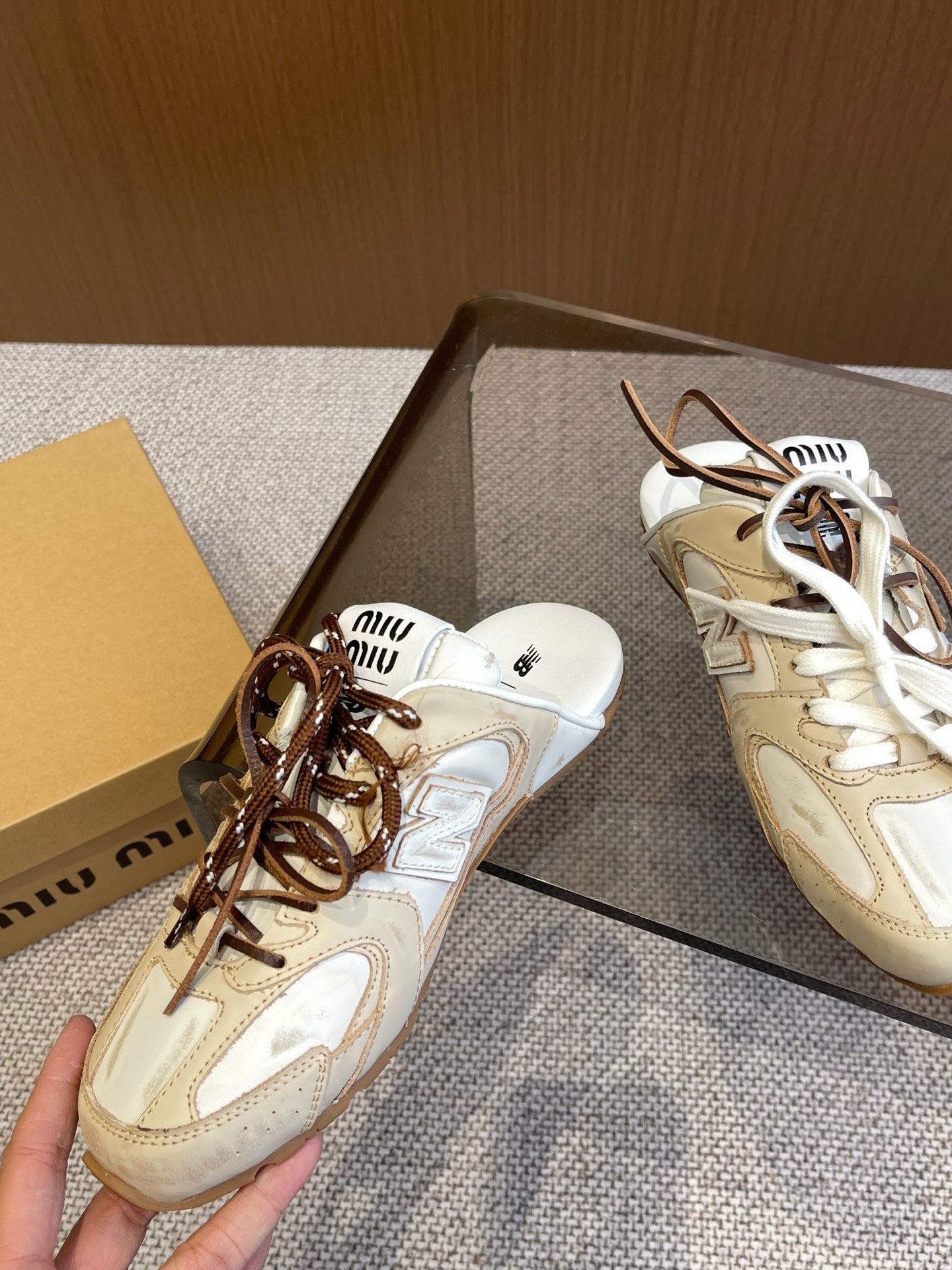 Travertine Gray/White 530 SL Deco Leather Mules