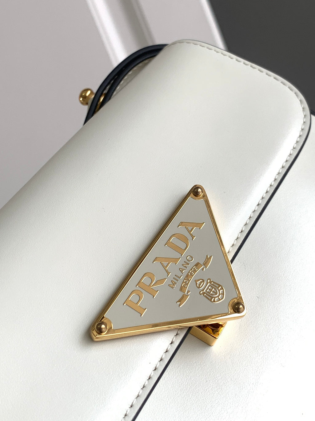 White P Leather Shoulder Bag