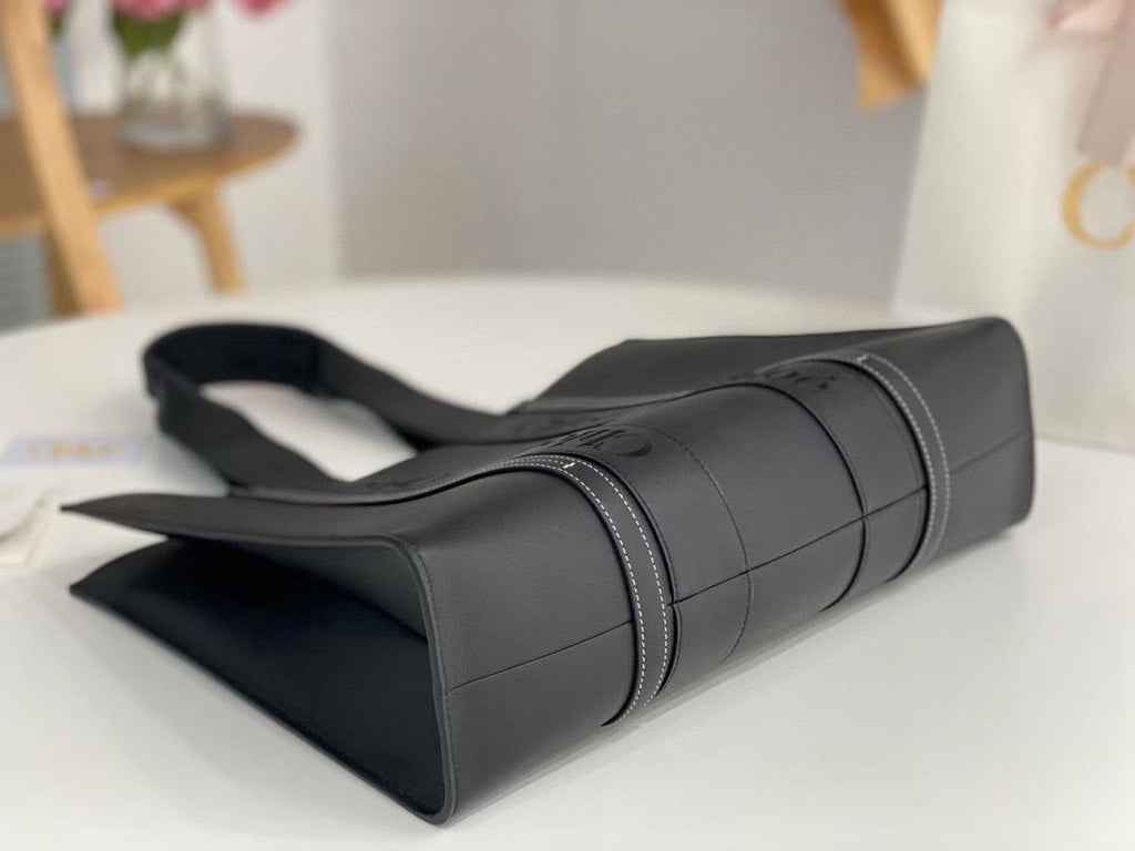 Black CW large tote bag