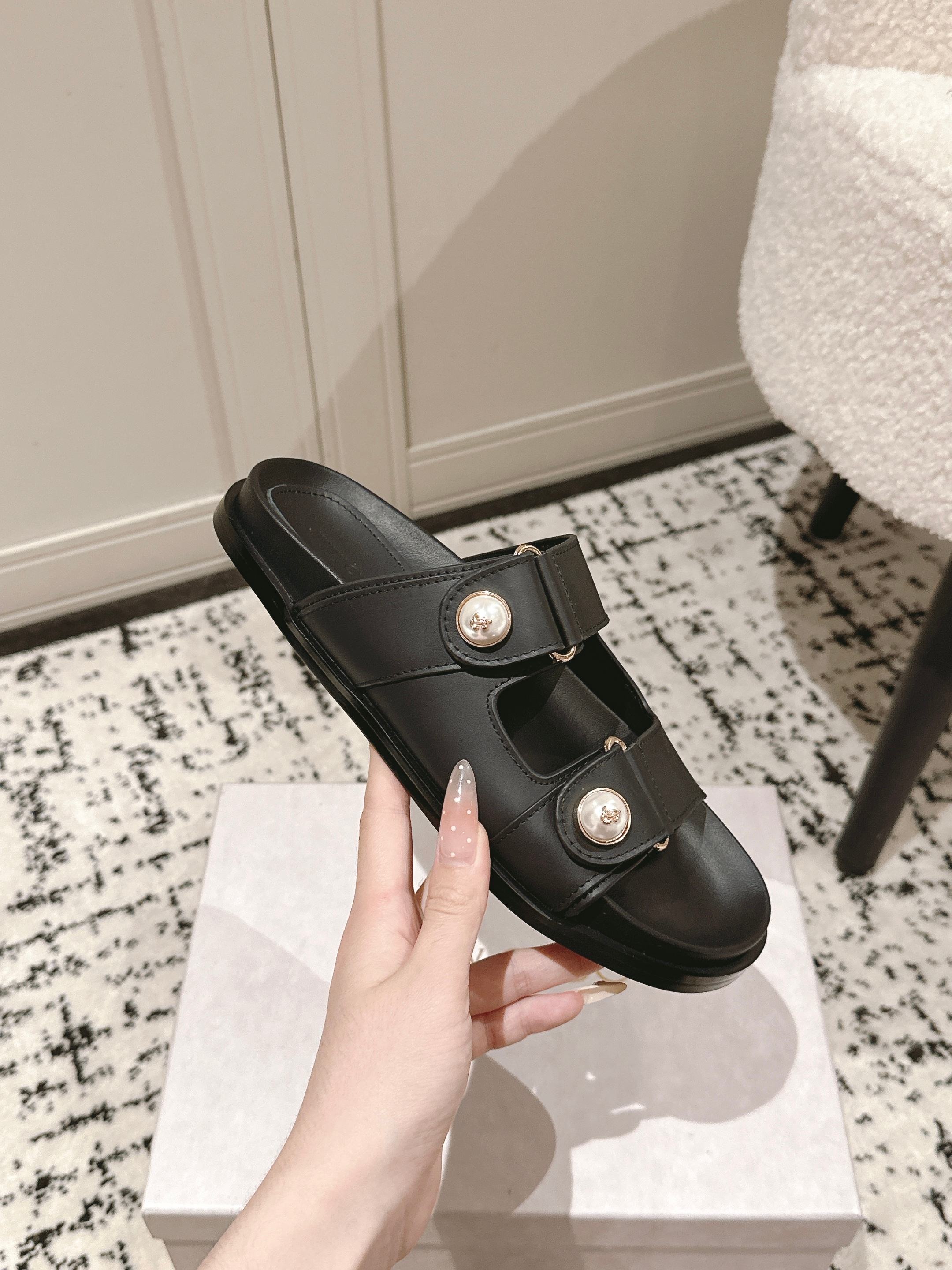 Black Fayence Sandal