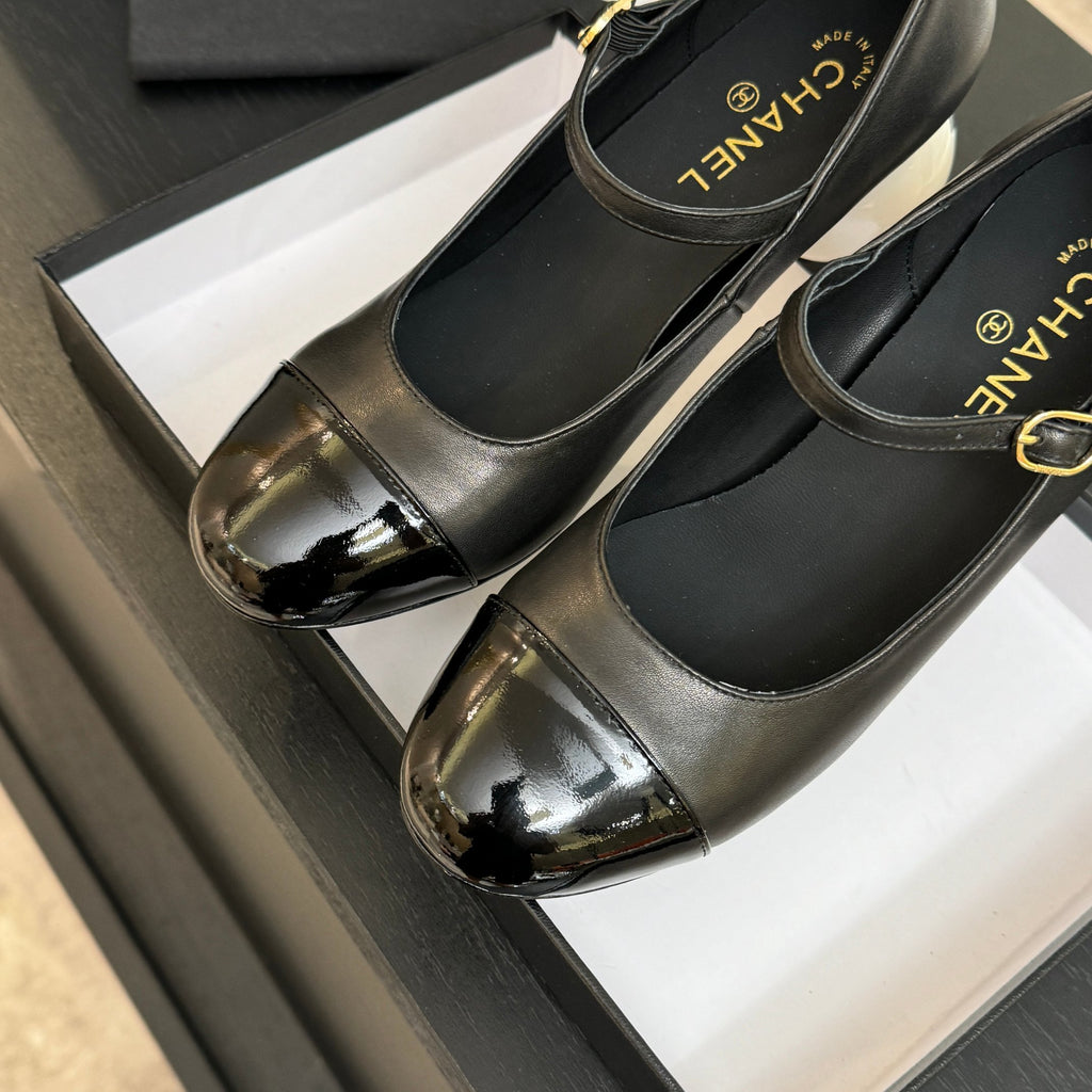 Black Mary Janes Pump