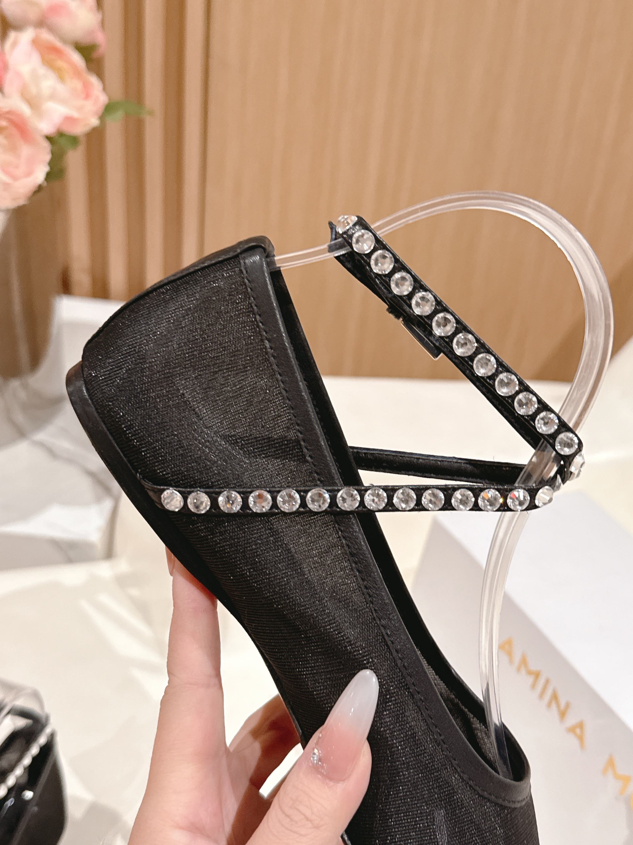 Black Ane Mesh Crystal Flat