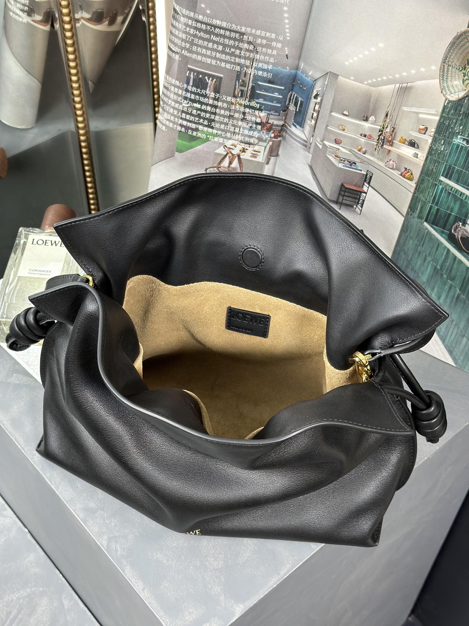 Black Medium Flamenco Clutch