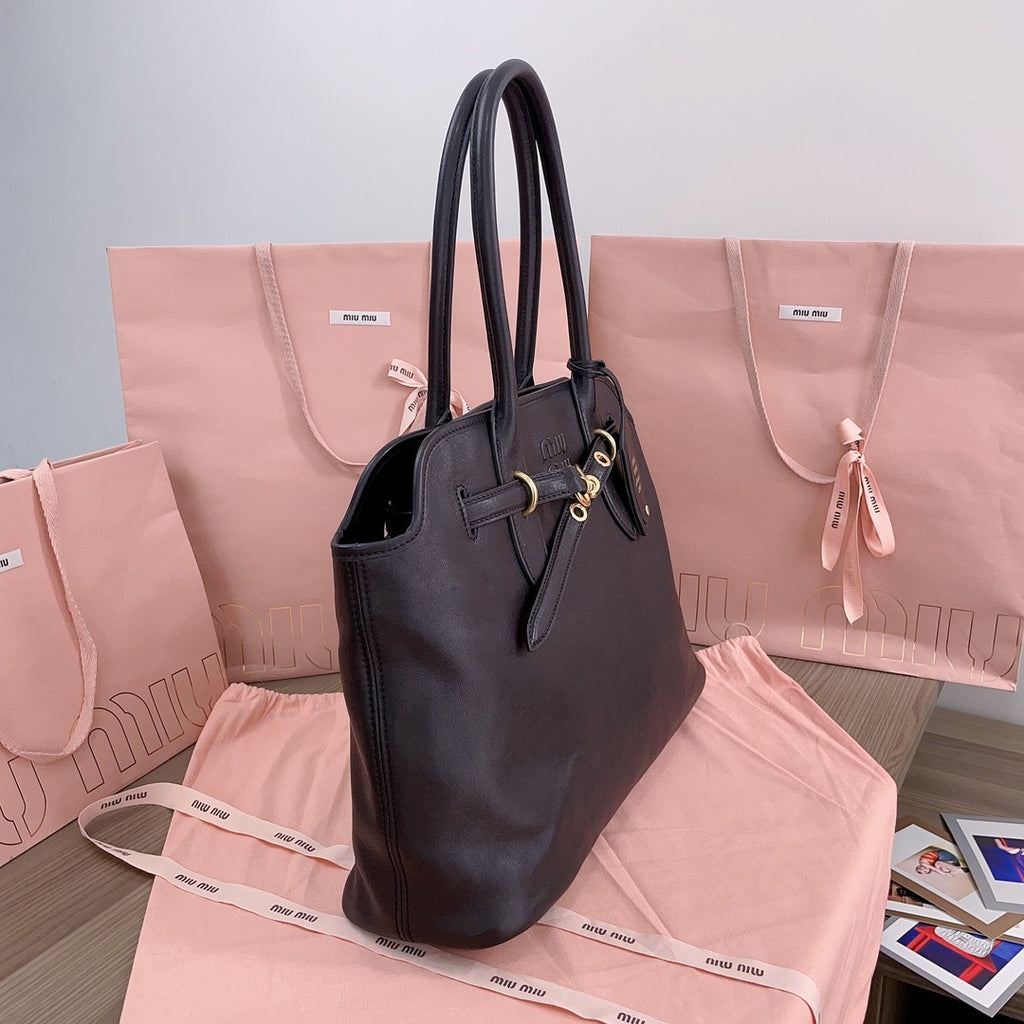 Black Aventure Large Leather Bag