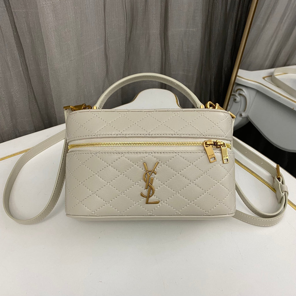 Blanc Vintage Gaby Vanity Bag