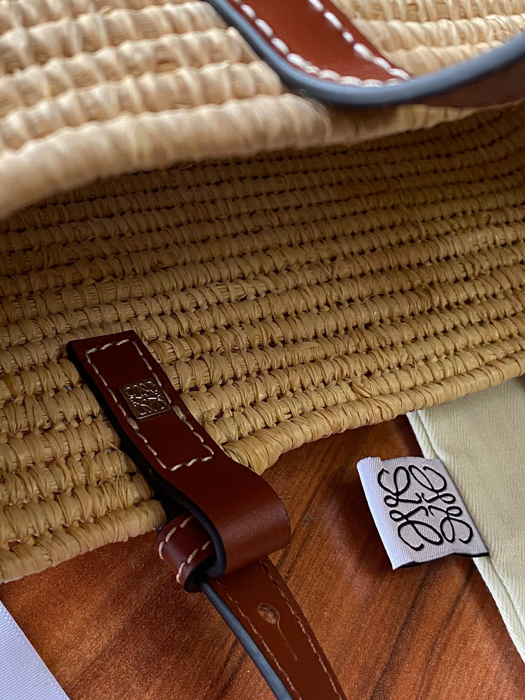 Natural & pecan raffia small square basket bag