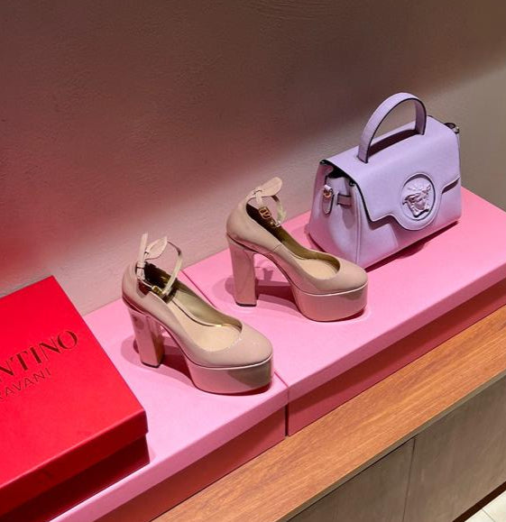 Nude TG Platfom Pump