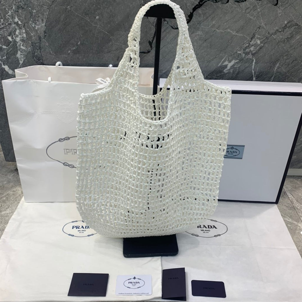 White large raffia tote bag