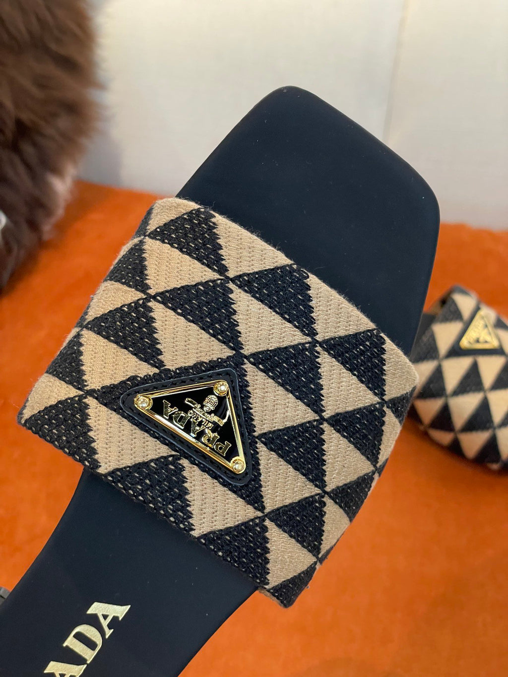 Black & beige PE fabric slides