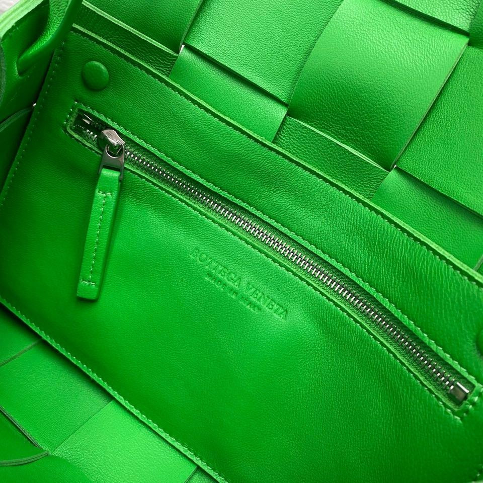 Grass BC shoulder bag