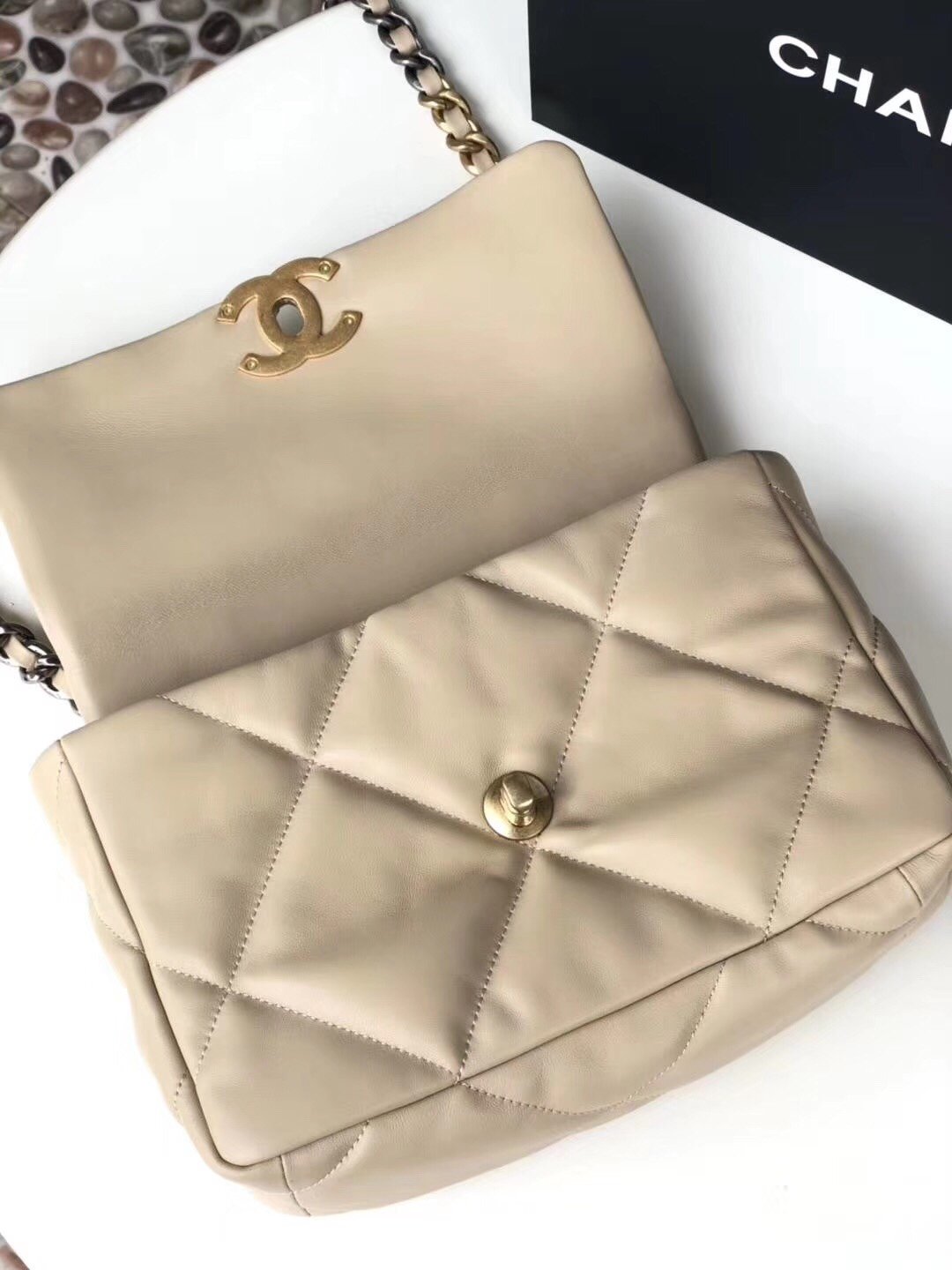 Medium beige 19 flap bag