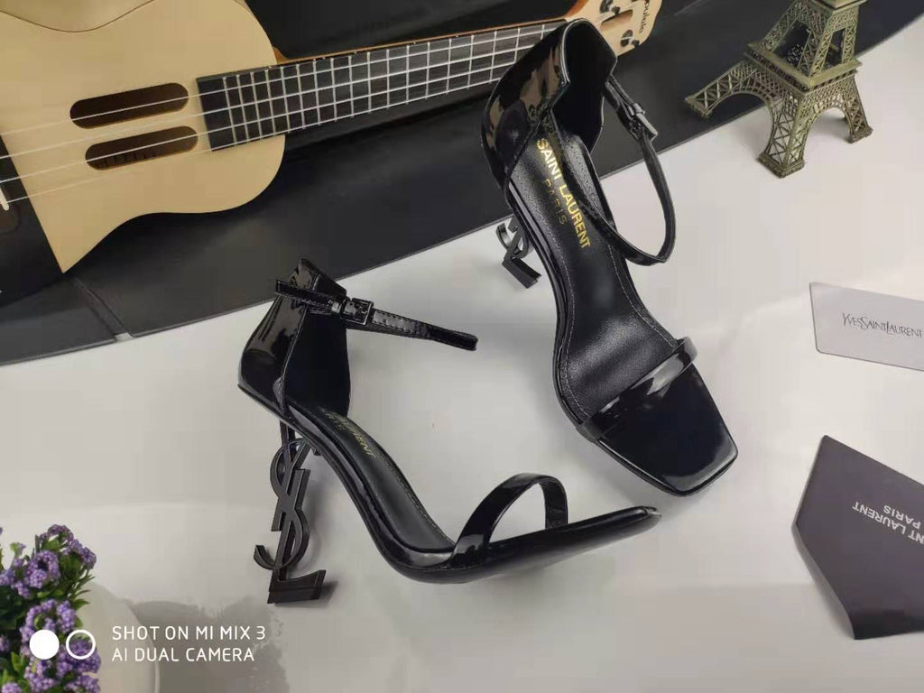 SLO sandals in patent leather with black heel