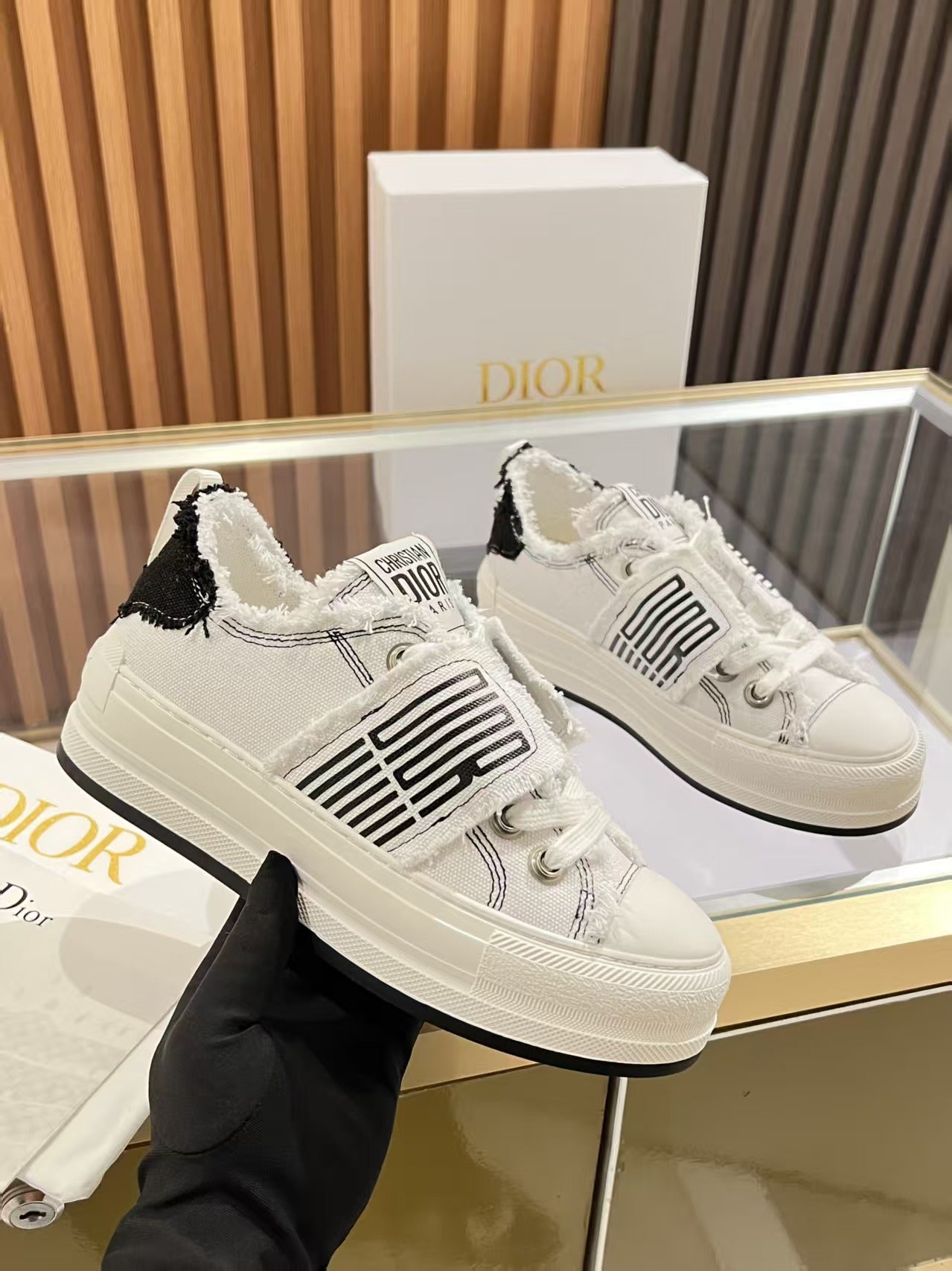 White & Black Walk'n Platform Sneaker