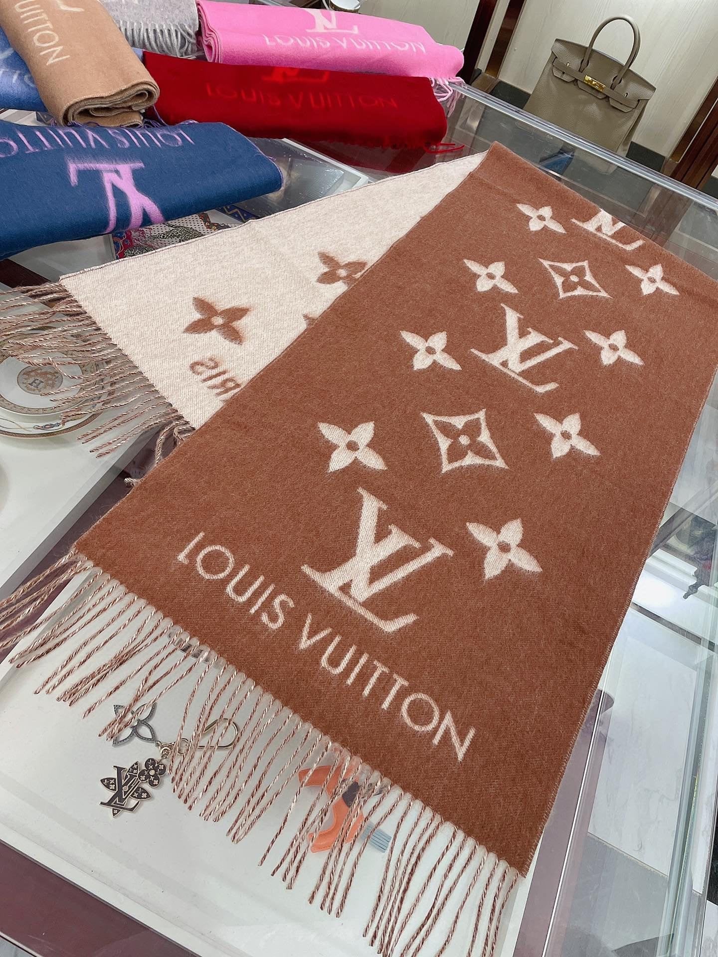Beige LR scarf