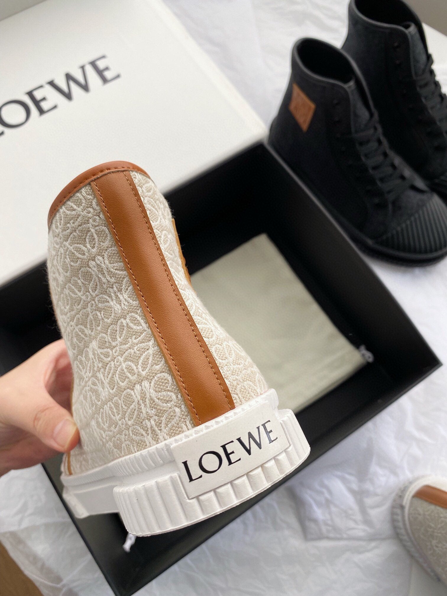 Natural/White LA high top sneaker in canvas