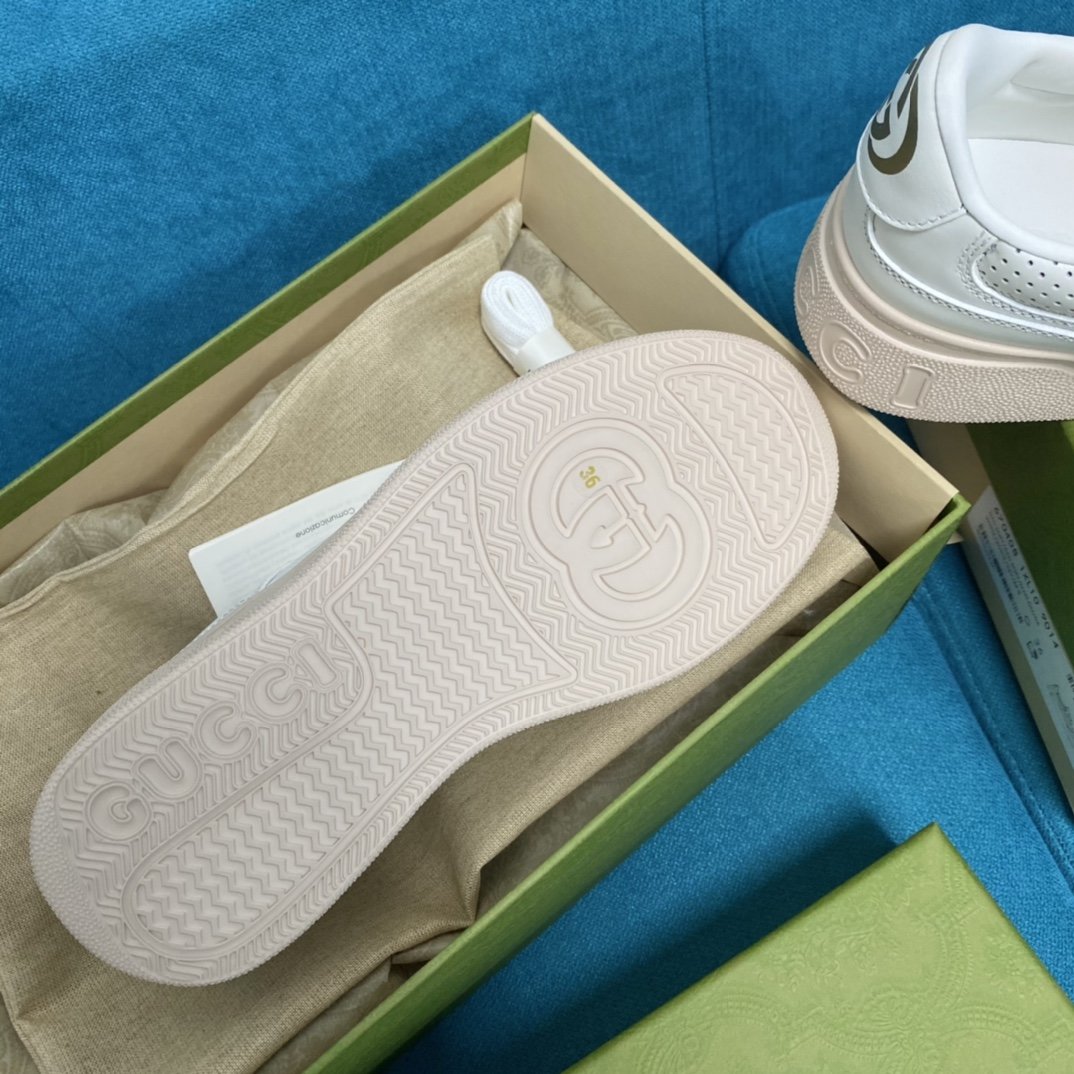 White GG sneaker