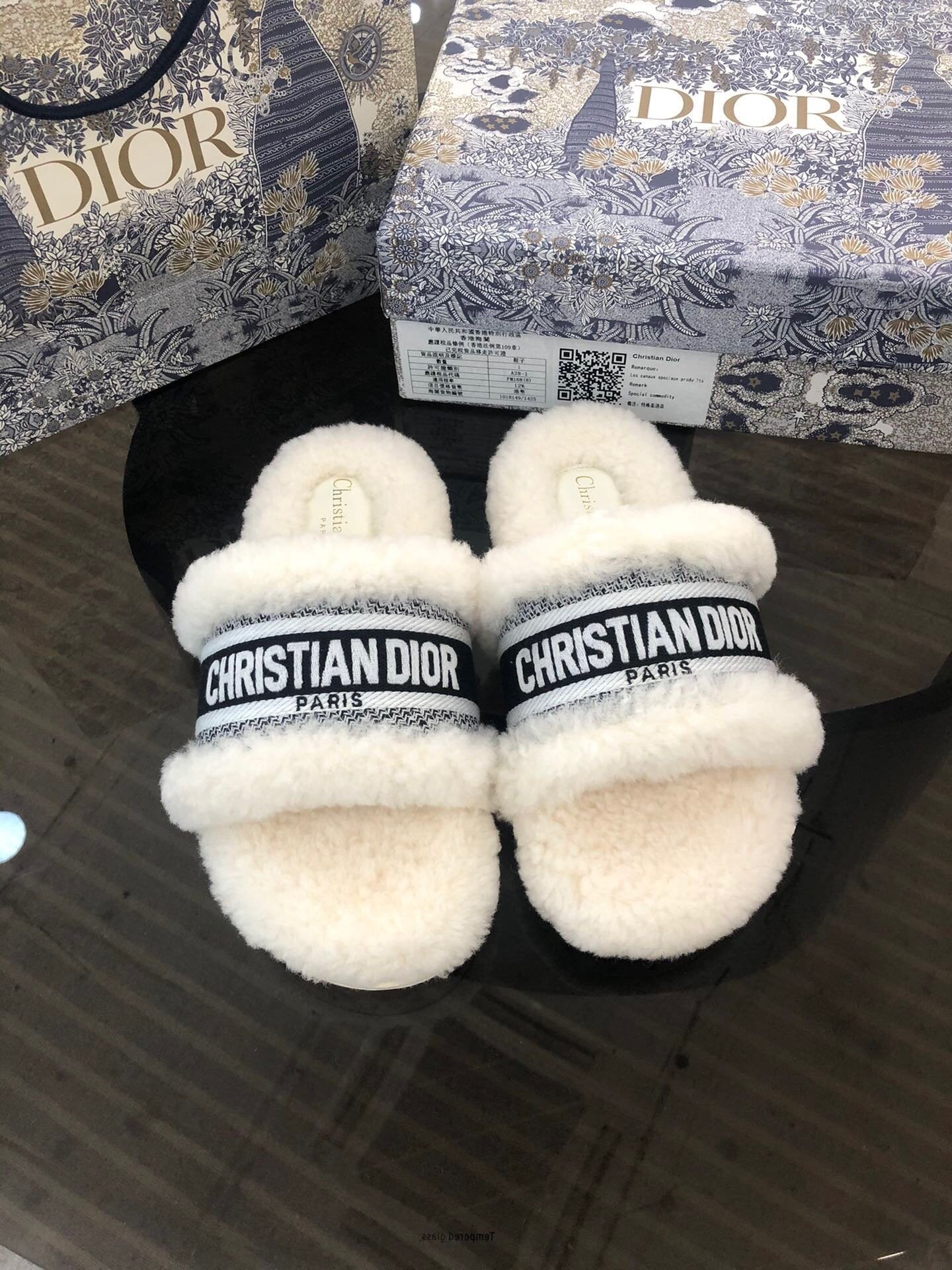 White DD slide