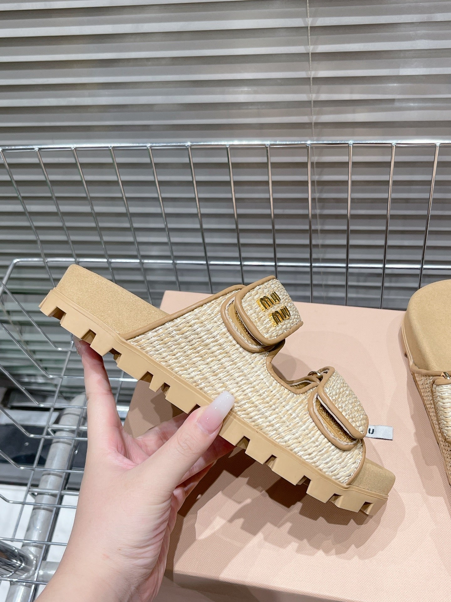 Natural Raffia-Effect Slides