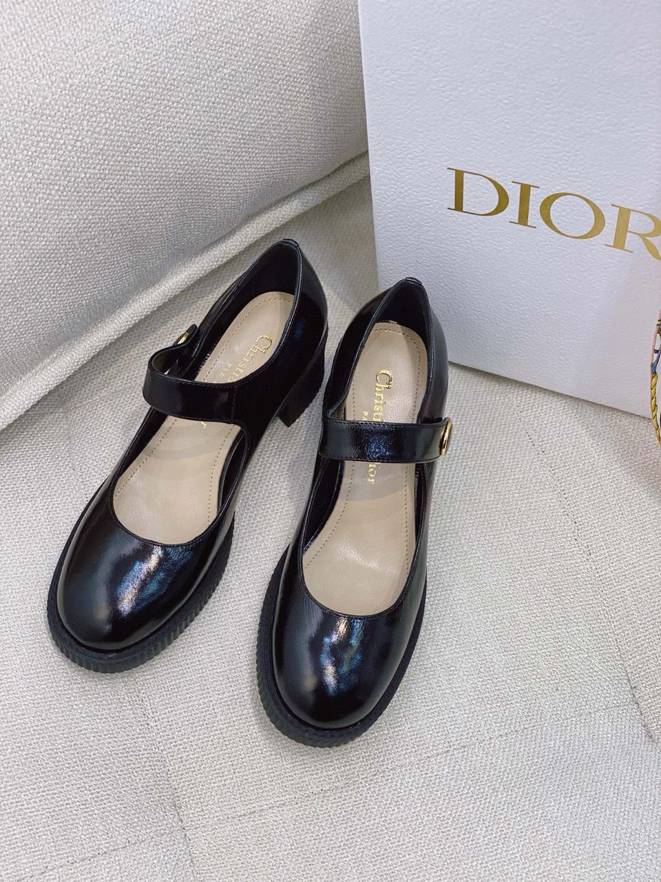 Black Shiny Doll Pump