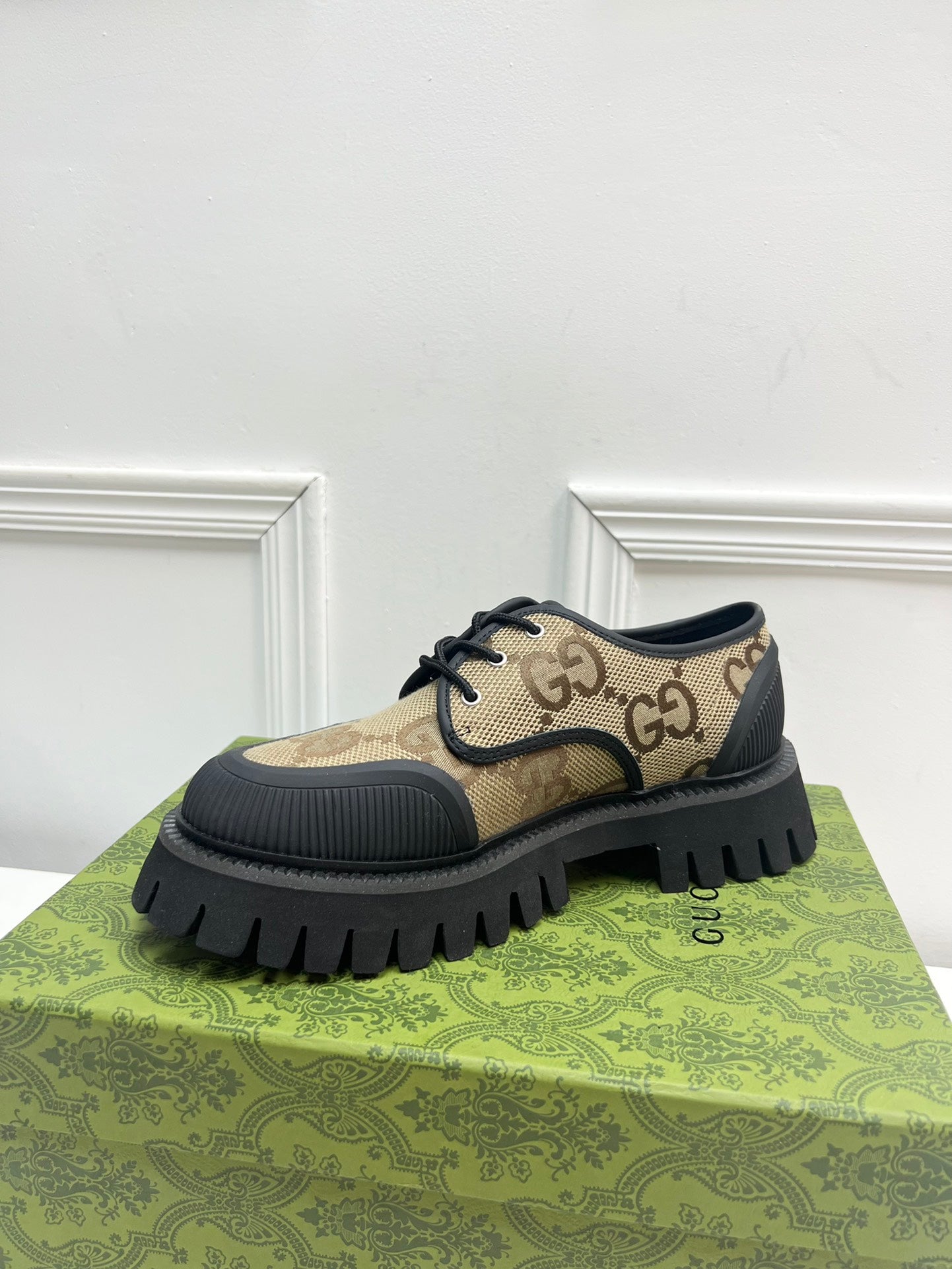 Men's Camel lace-up shoe