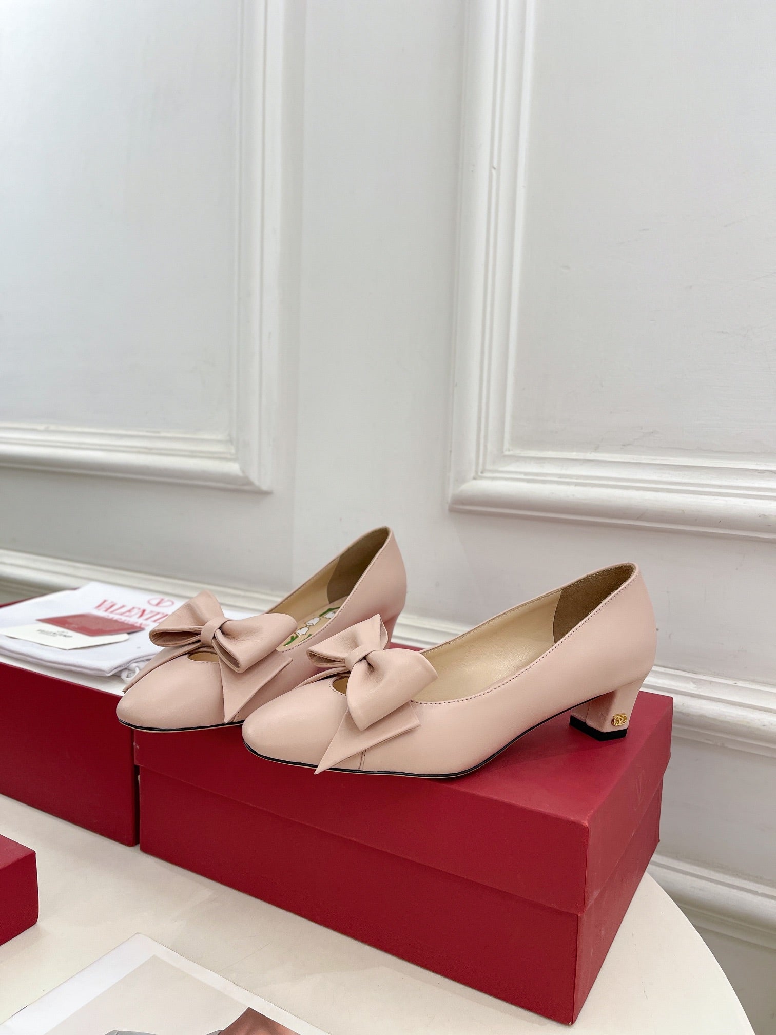 Water Rose Bowow Pumps