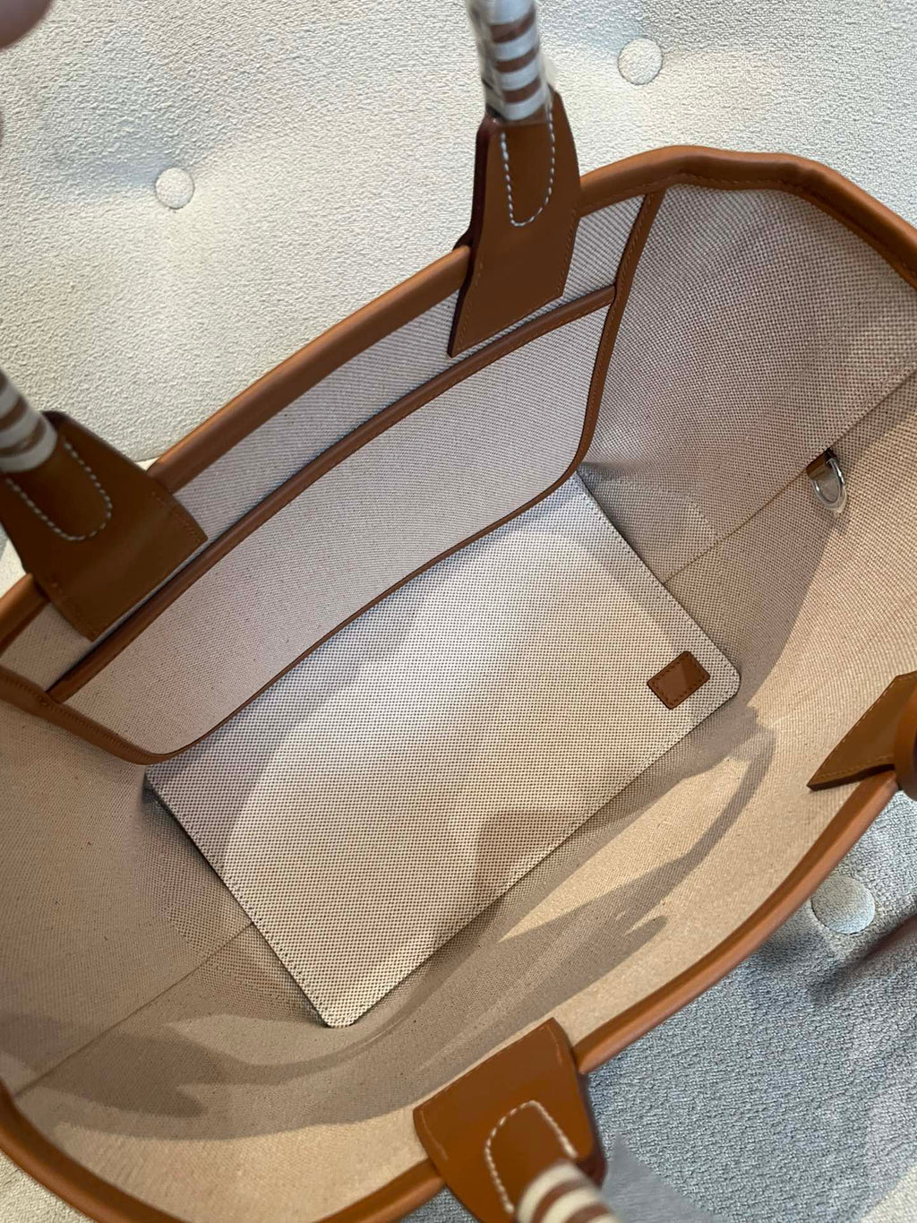 Gris / Beige / Ecru / Beige / Gold Steeple 25 Bag