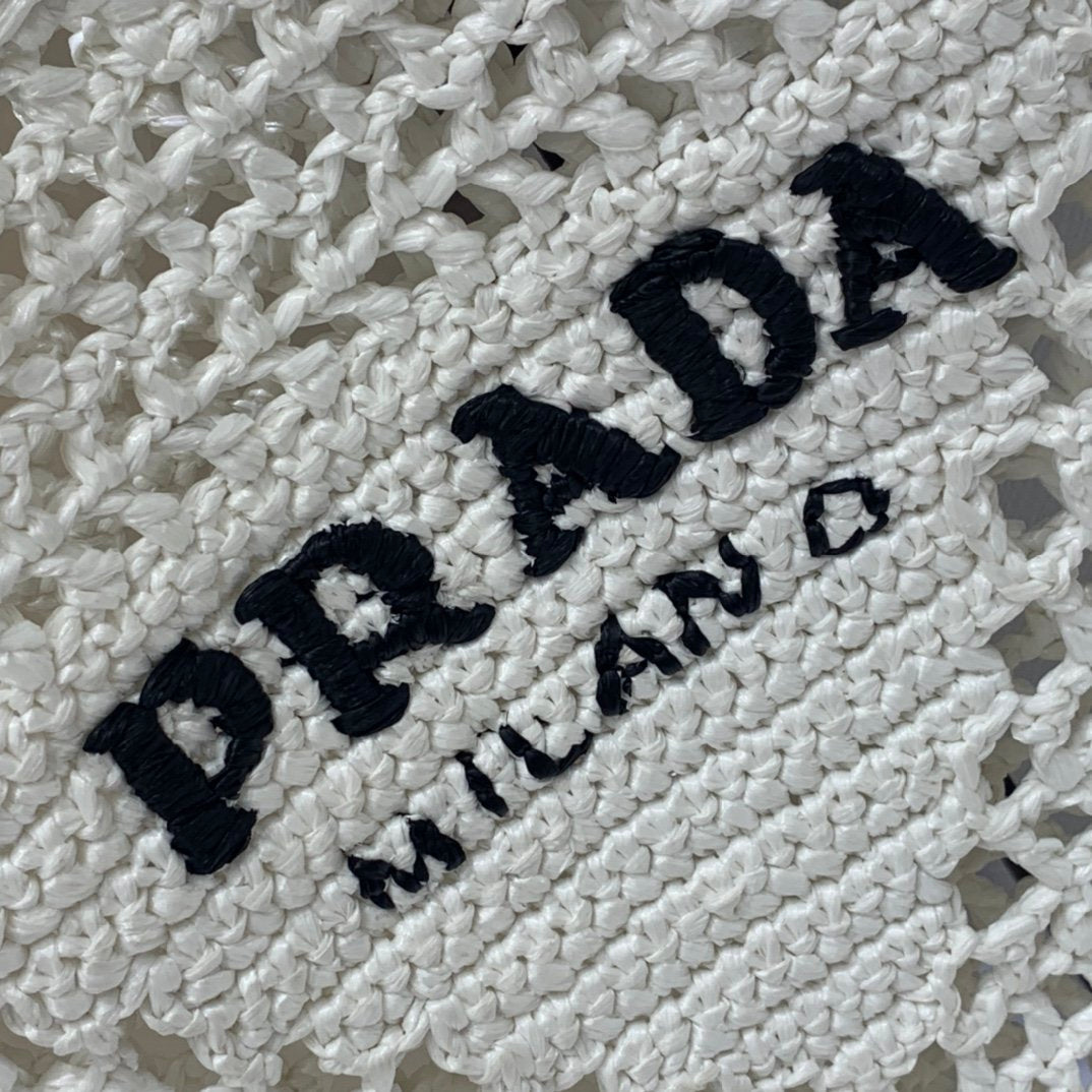 White raffia tote bag