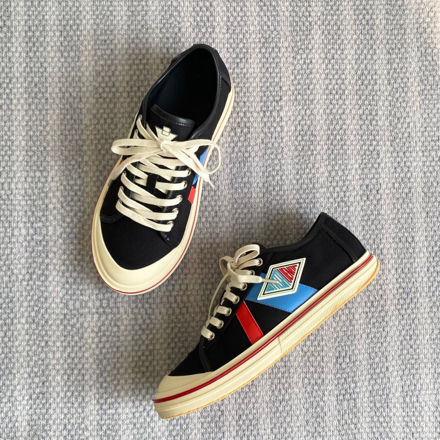 Black Eliot Sneaker