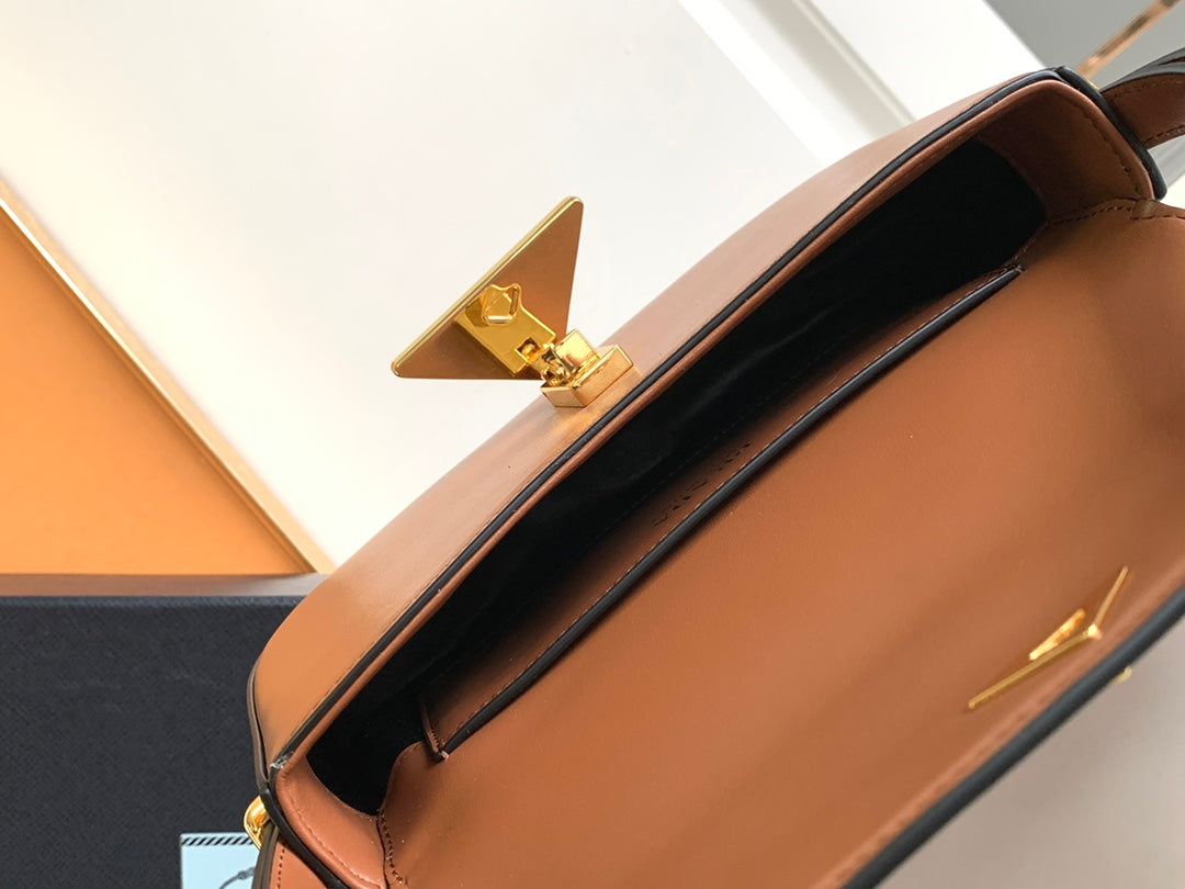 Cognac P Leather Shoulder Bag