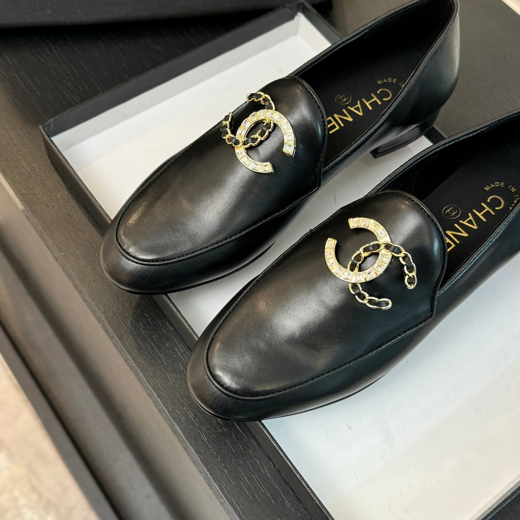 Black Moccasins With Embedded Logo Buckle