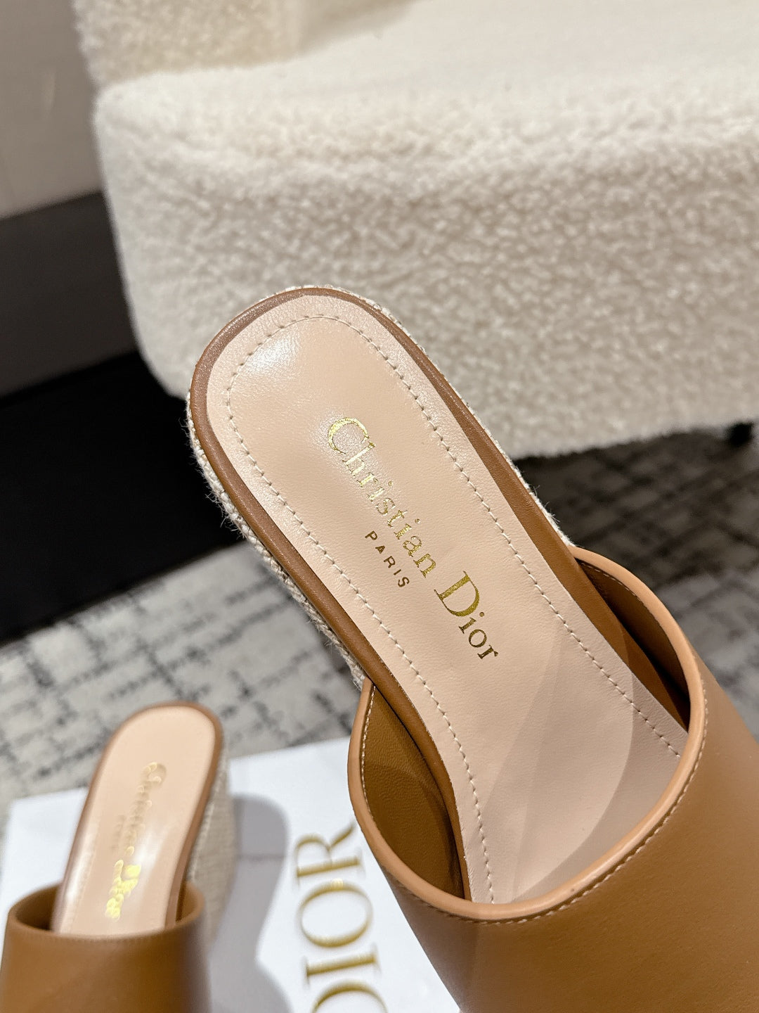 Camel Attitude Wedge Slide