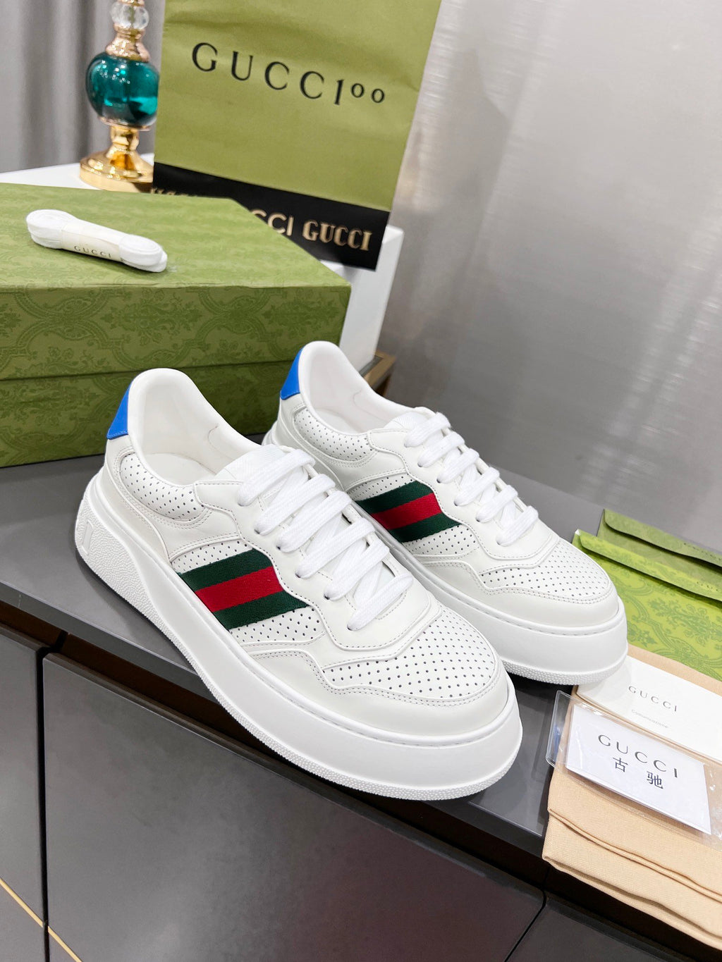 Women's White GW sneaker