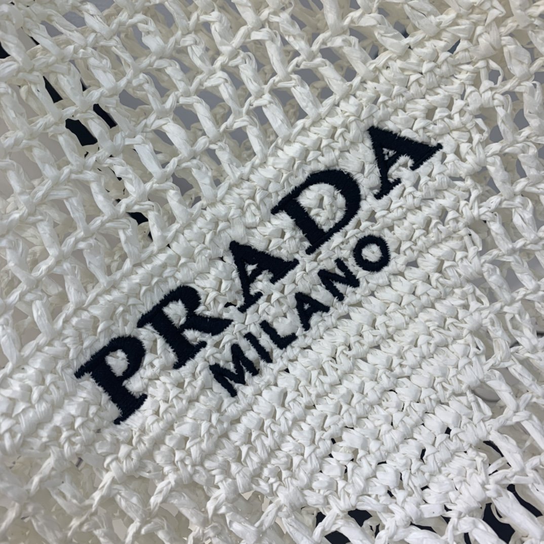 White large raffia tote bag