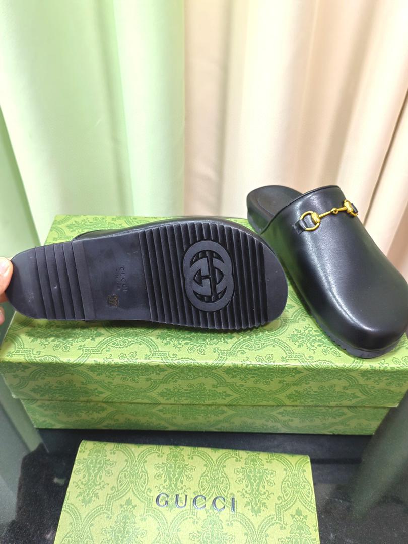 Black GH Slipper