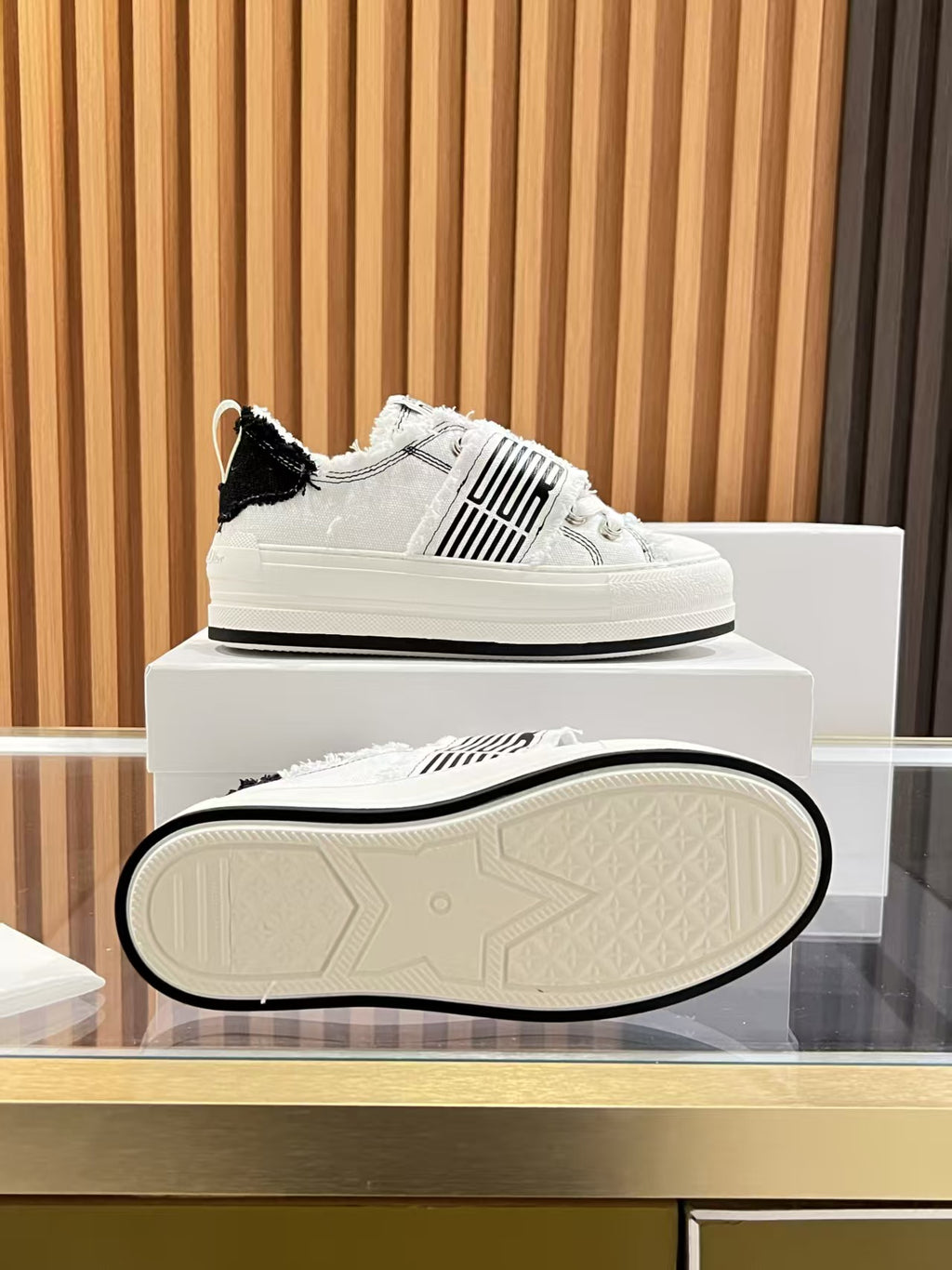 White & Black Walk'n Platform Sneaker