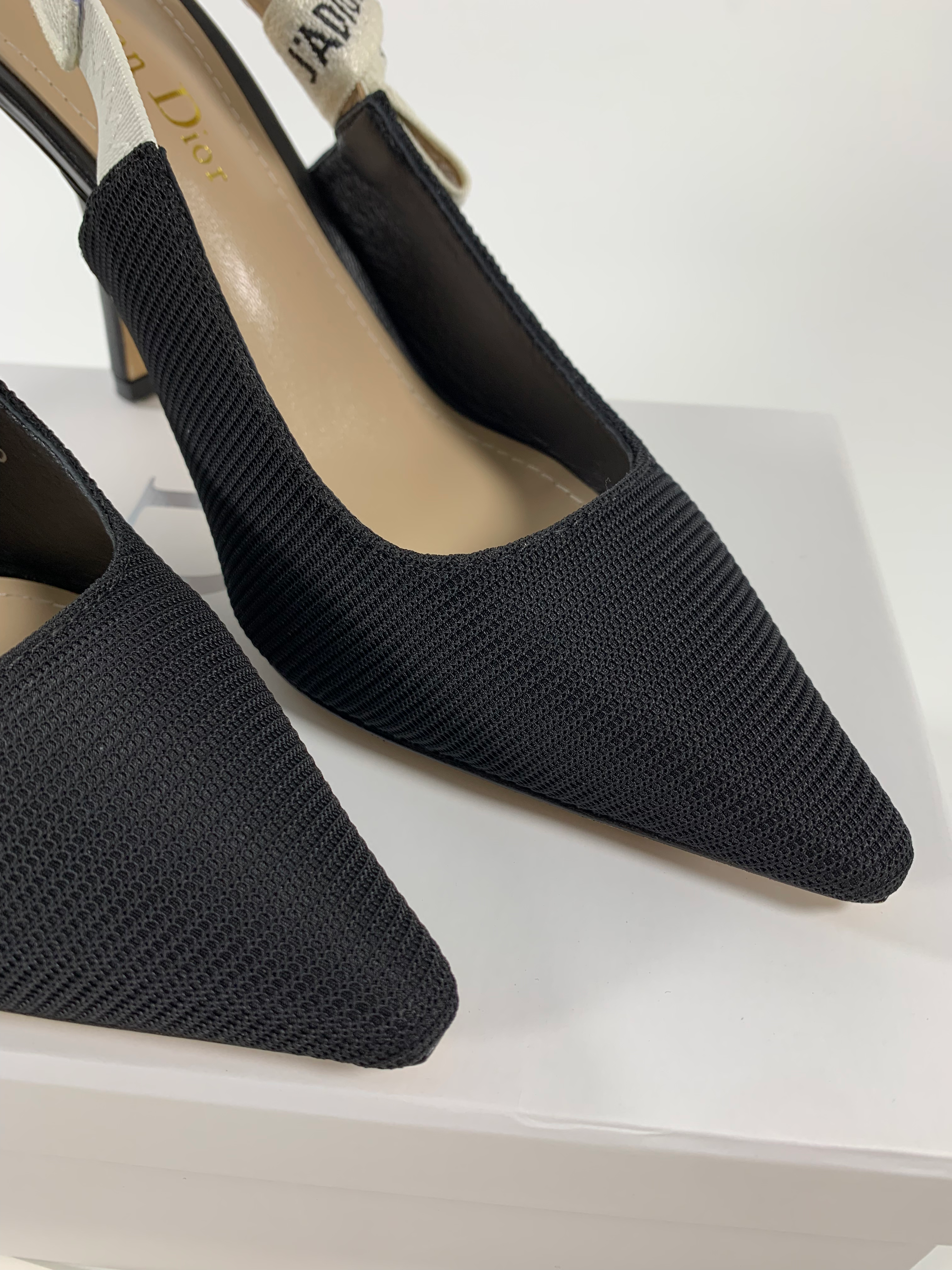 JD pump in technical canvas