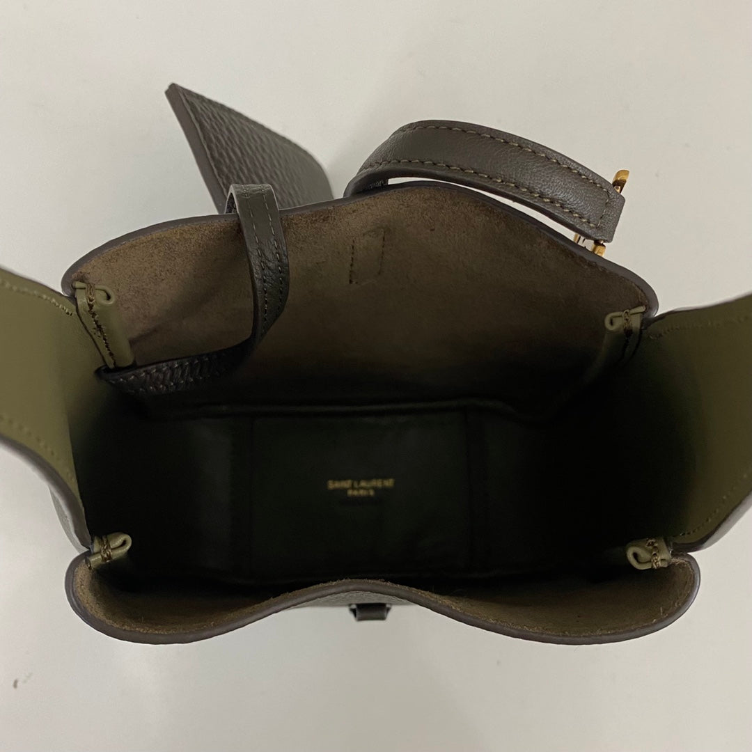 Light Musk Le 5 à 7 Supple Baby In Grained Leather