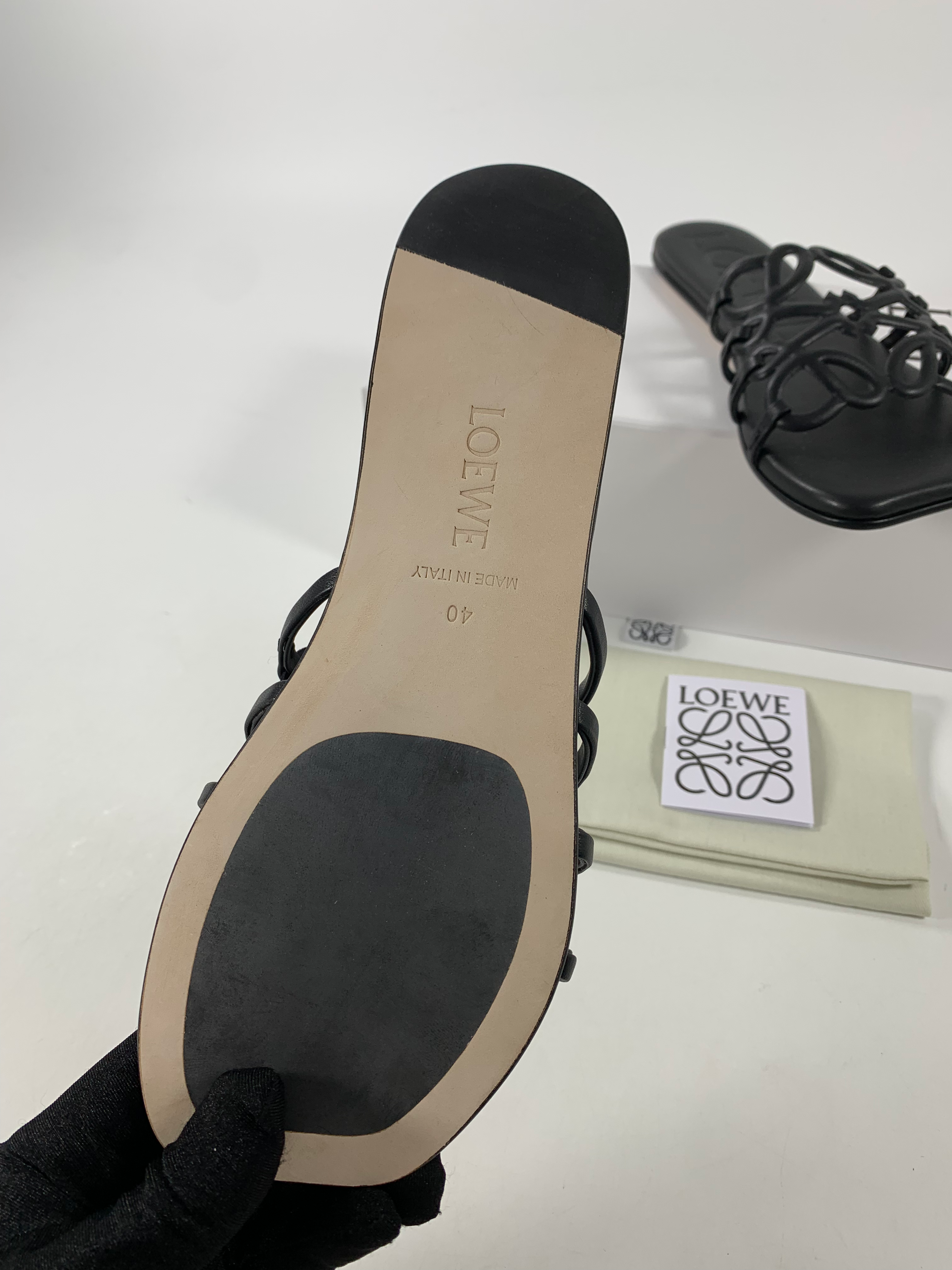 Black Petal Anagram Slide