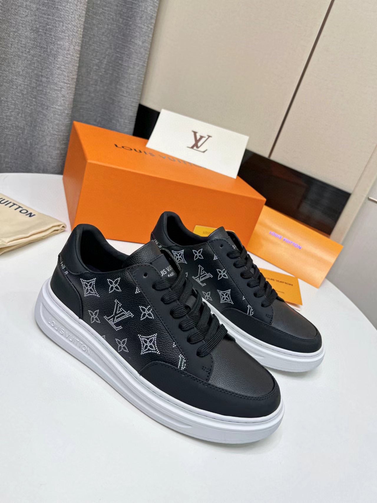 Black BH sneaker