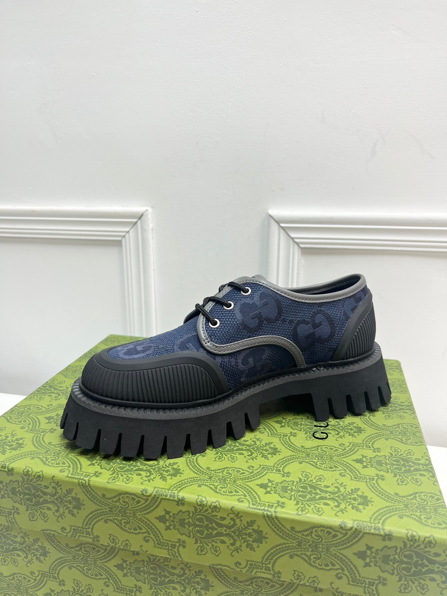 Men's Blue & grey lace-up shoe