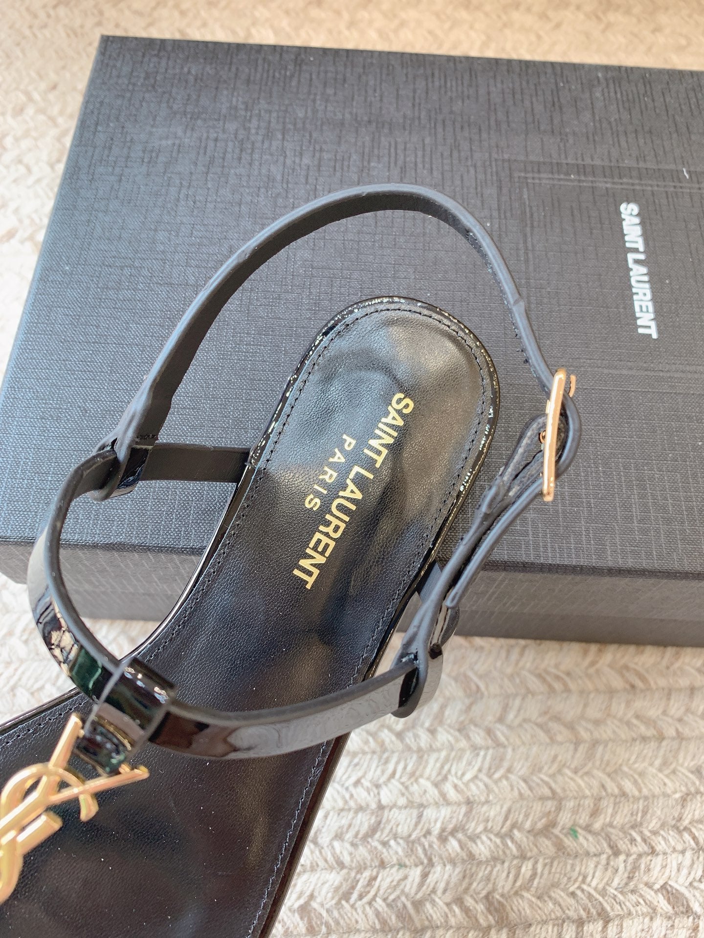 Black C Sandals In Patent Leather