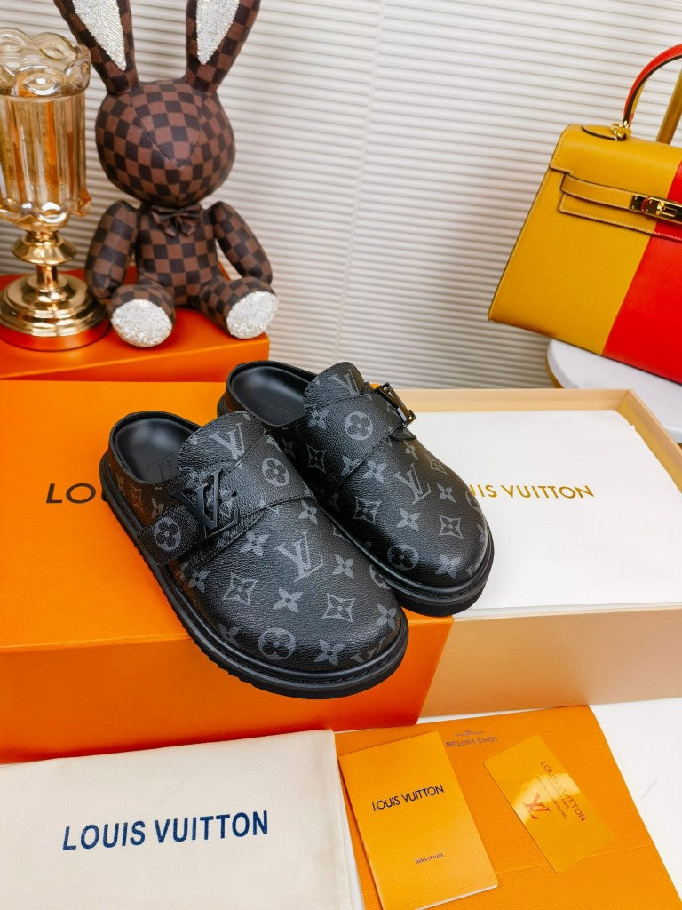 Black easy flat mule