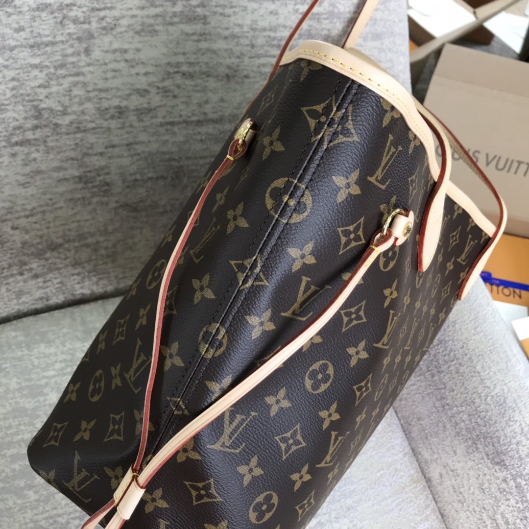 Beige LN medium tote bag