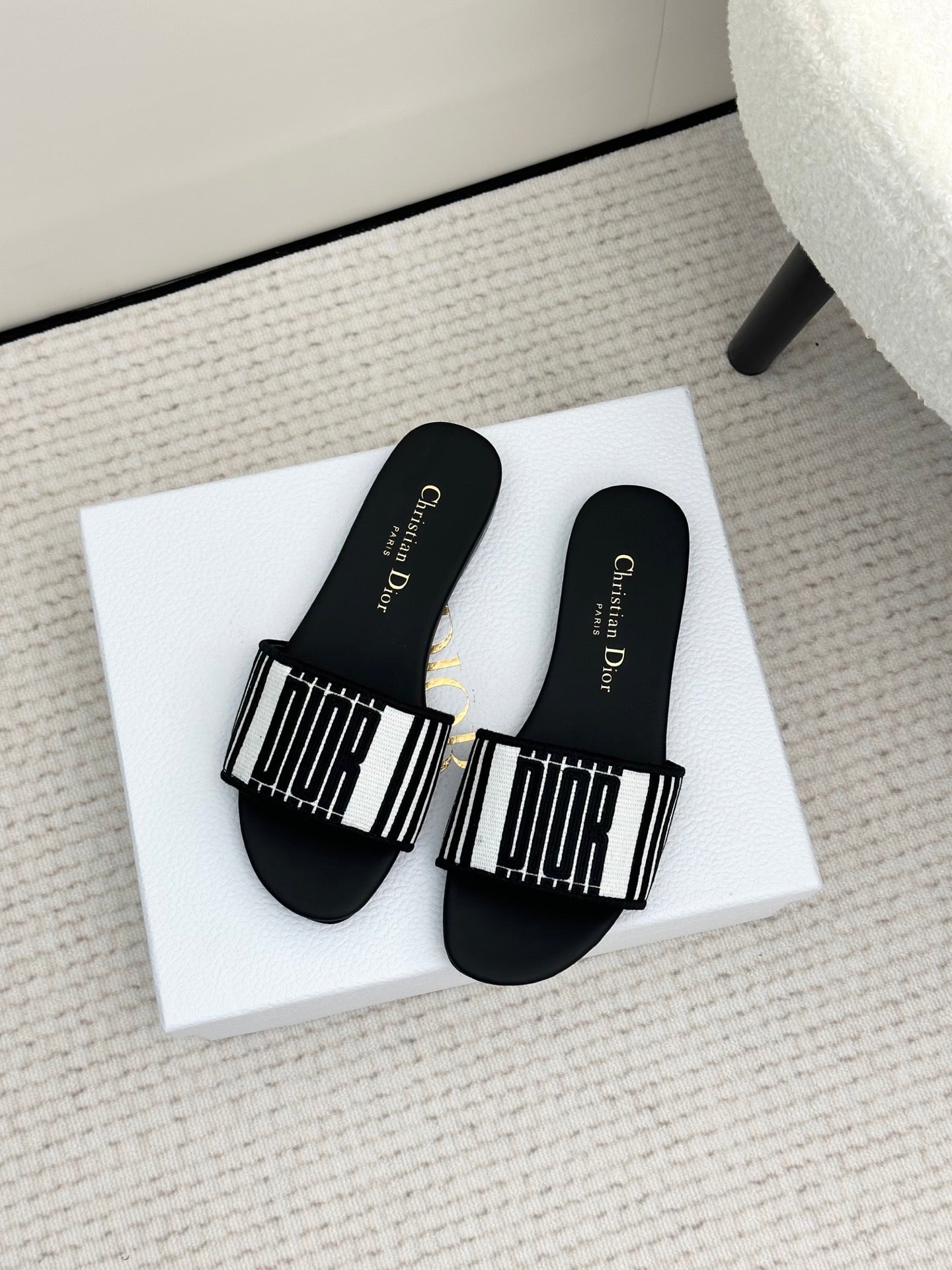Black & White Cotton Dway Slide