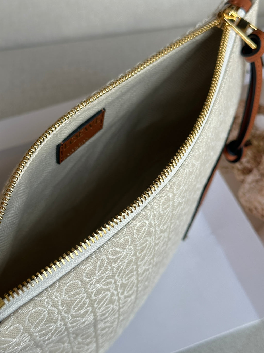 Ecru/Tan Oblong Pouch