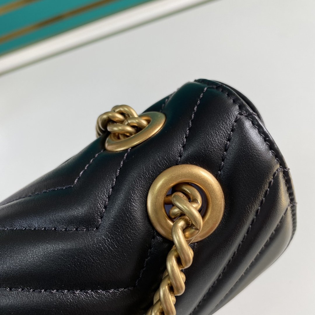 Black GM small shoulder bag