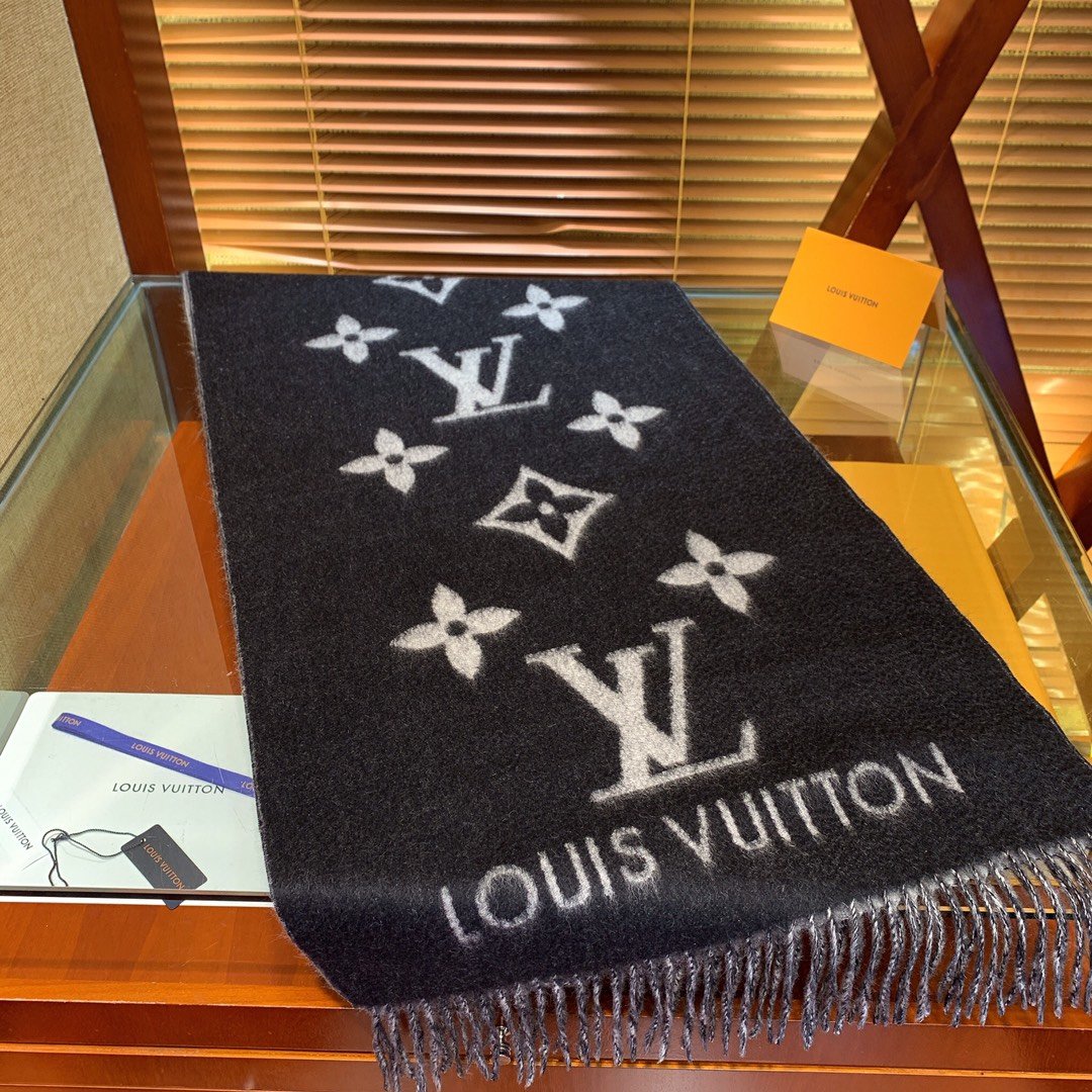 Black LR scarf