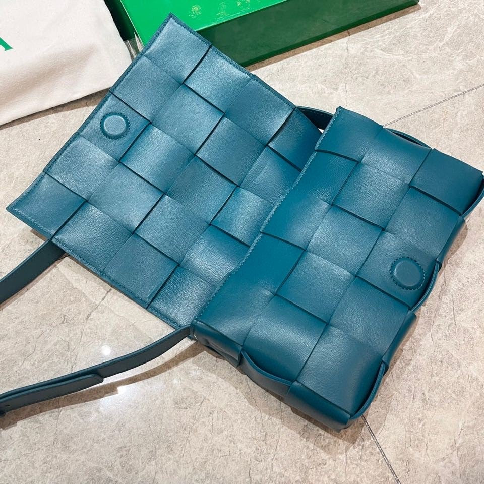 Mallard BC shoulder bag