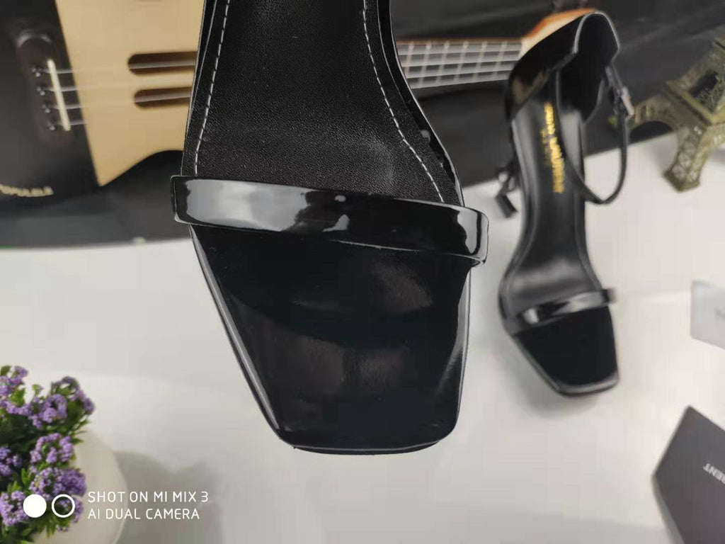 SLO sandals in patent leather with black heel