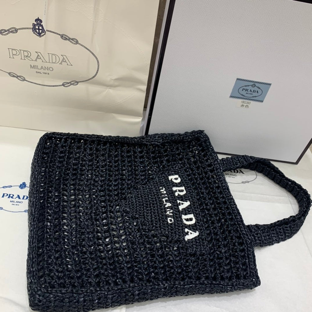 Black raffia tote bag